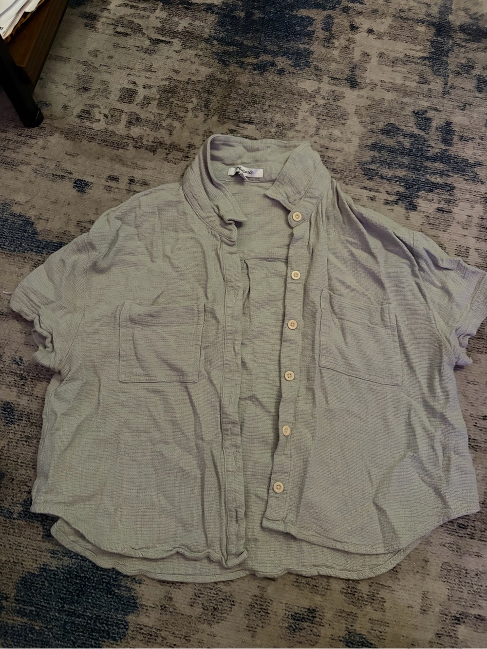 Short sleeve button up top light green